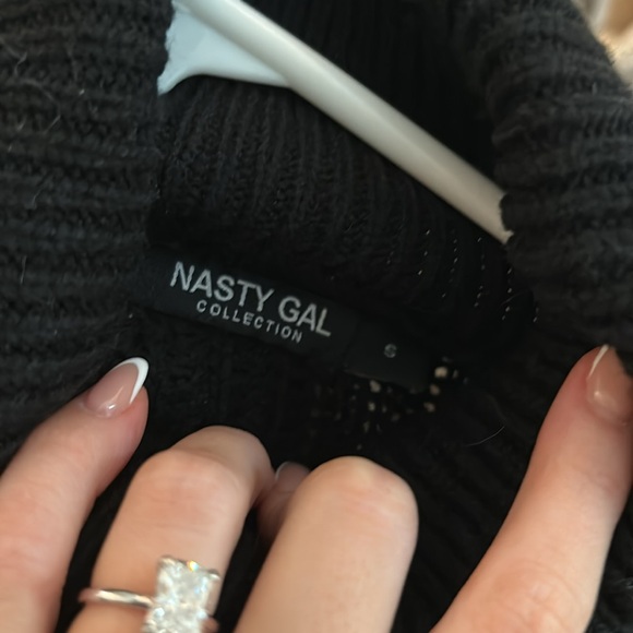 Black turtleneck sweater - Picture 3 of 3